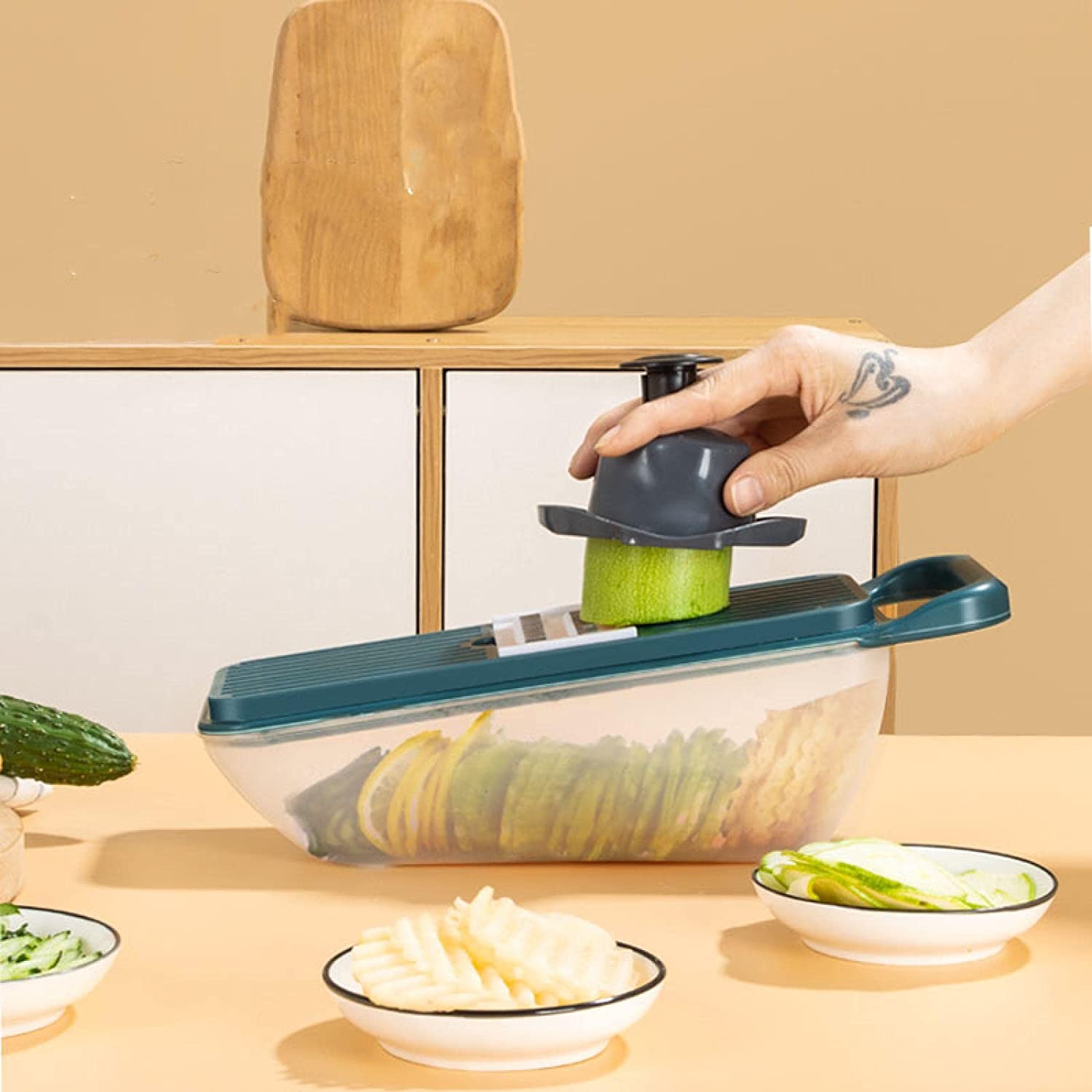 2165 Multifunctional Vegetable Slicer Cutter Onion and Potato Slicer cutter with 6blades and 1 peeler DeoDap 2165 Multifunctional Vegetable Slicer Cutter Onion and Potato Slicer cutter with 6blades and 1 peeler DeoDap
